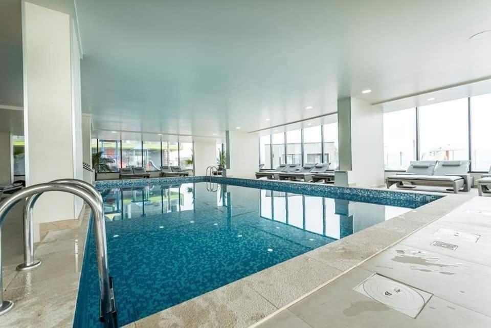 Desiree Beach Apartment Năvodari Екстериор снимка