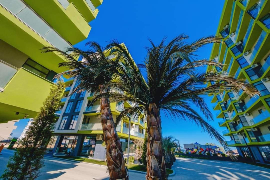 Desiree Beach Apartment Năvodari Екстериор снимка