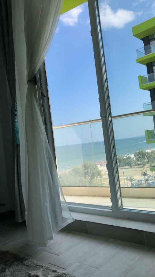 Desiree Beach Apartment Năvodari Екстериор снимка