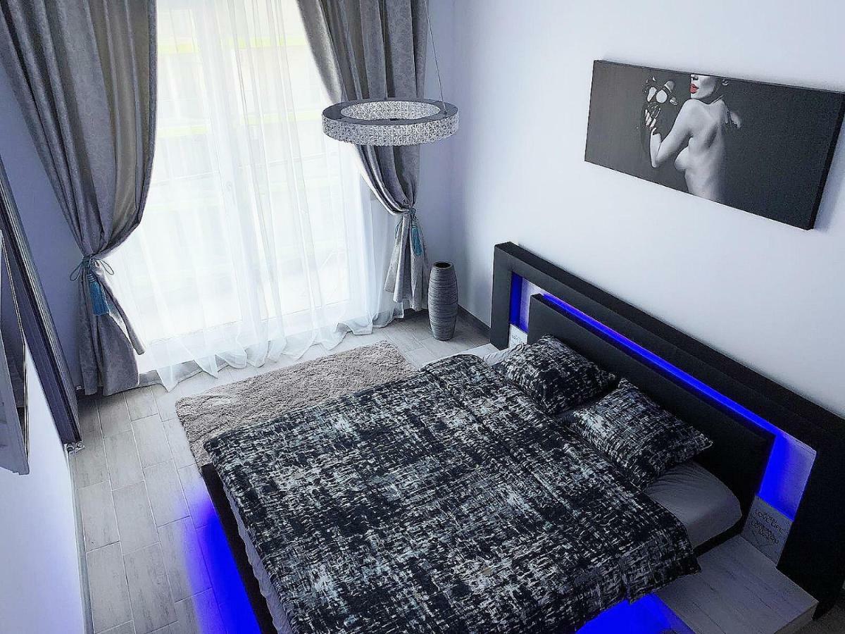 Desiree Beach Apartment Năvodari Екстериор снимка