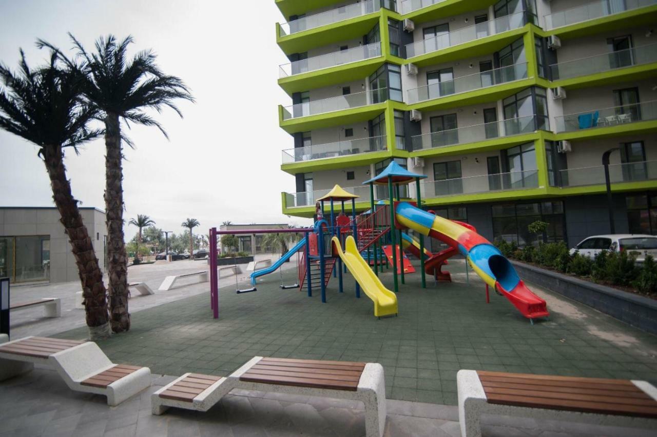 Desiree Beach Apartment Năvodari Екстериор снимка
