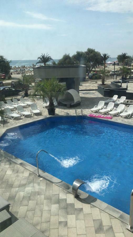 Desiree Beach Apartment Năvodari Екстериор снимка
