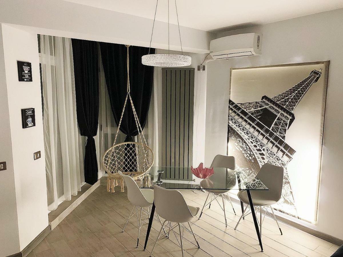 Desiree Beach Apartment Năvodari Екстериор снимка